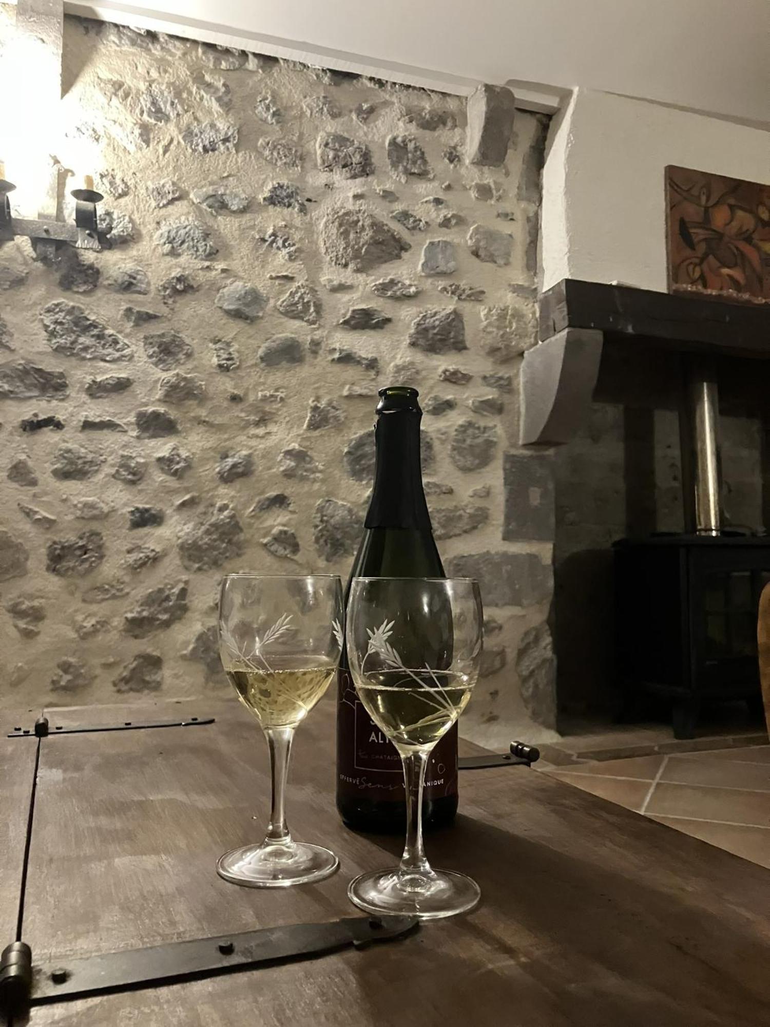 Maison De Varennes Chambon-sur-Lac Room photo