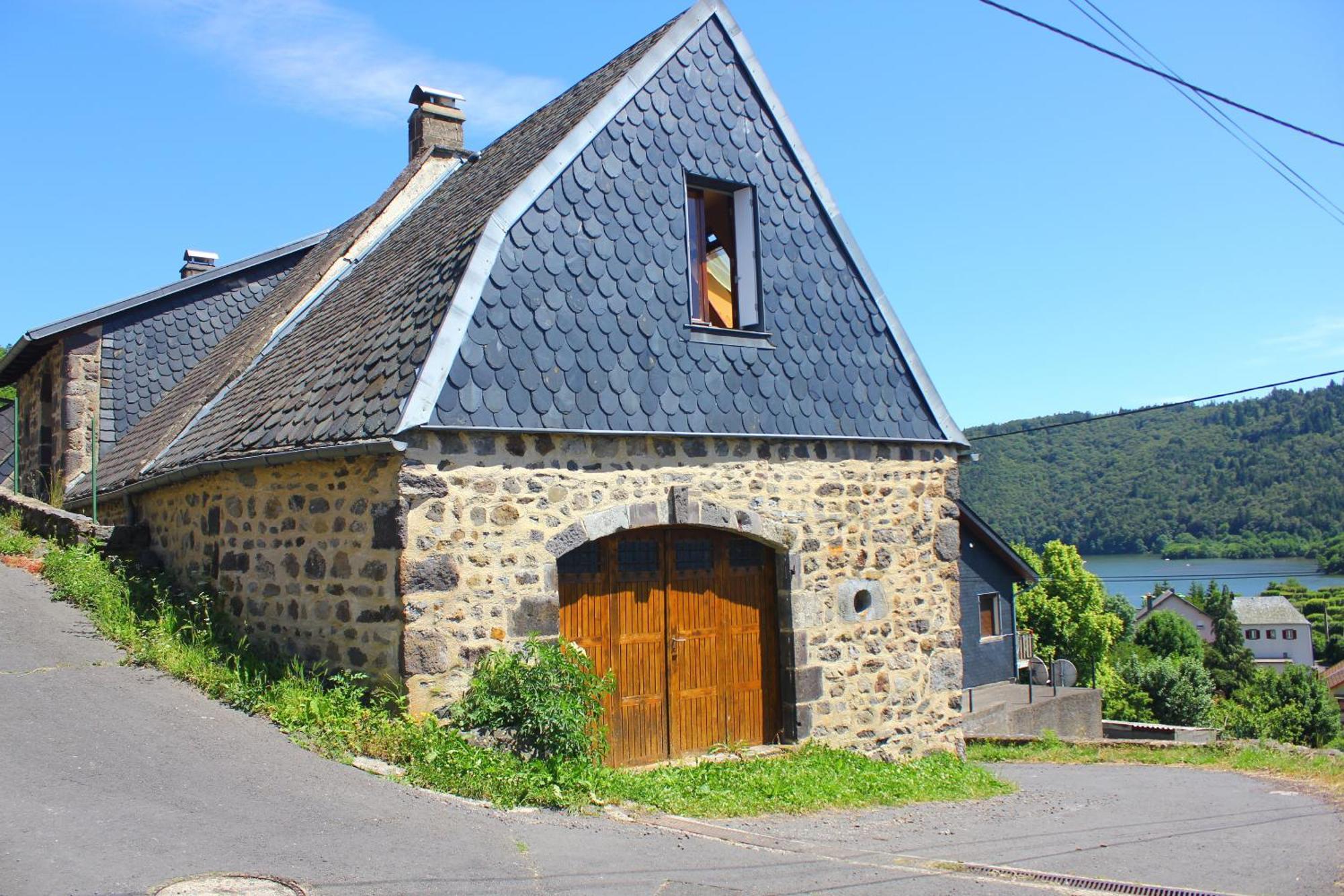 Maison De Varennes Chambon-sur-Lac Exterior photo